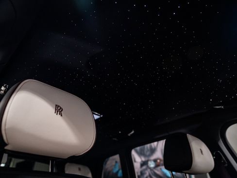 Used 2022 Rolls-Royce Cullinan Black Badge w/ Dark Exterior Package image 28