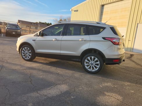 Used 2017 Ford Escape Titanium image 7