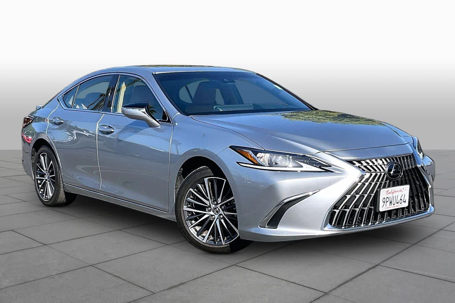 Used 2025 Lexus ES 300h w/ Premium Package FWD image 2