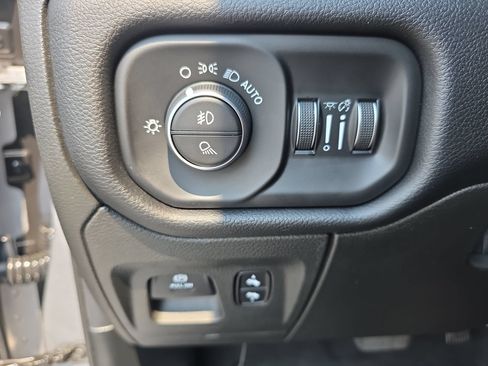 Used 2019 RAM 1500 Big Horn AWD/4WD image 26