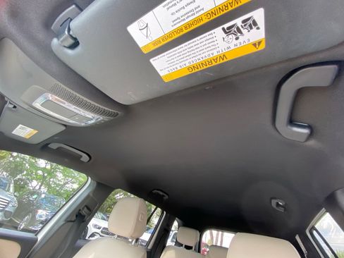 Certified 2025 Mercedes-Benz GLB 250 image 21