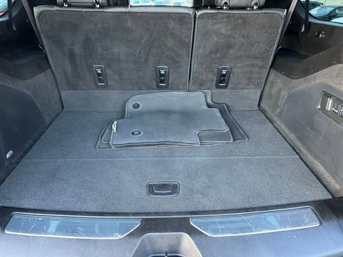 Used 2024 Cadillac Escalade ESV Sport image 18