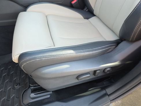 Used 2025 Subaru Outback Limited image 28