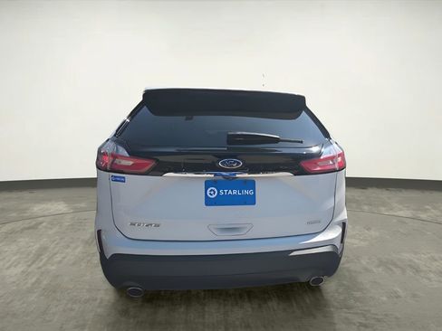 Used 2020 Ford Edge SE image 4