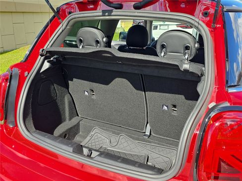 Used 2021 MINI Cooper S w/ Premium Package image 8