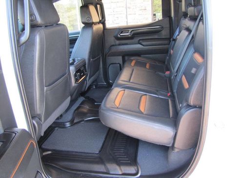 Used 2023 GMC Sierra 1500 AT4 w/ Technology Package image 17