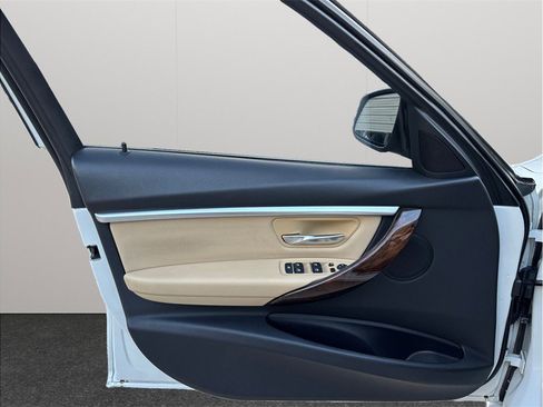 Used 2018 BMW 330i Sedan w/ Convenience Package image 17