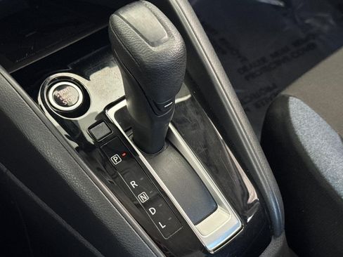 Used 2024 Nissan Versa SV FWD image 17