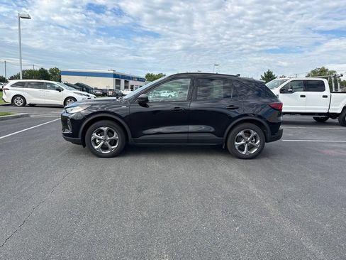 Used 2025 Ford Escape ST-Line AWD/4WD image 2