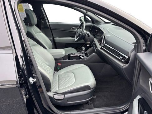 Used 2025 Kia Sportage X-Line w/ Premium Package image 11