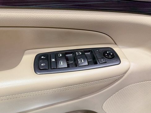 Used 2019 Jeep Grand Cherokee Laredo image 32