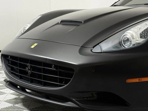 Used 2014 Ferrari California RWD image 15