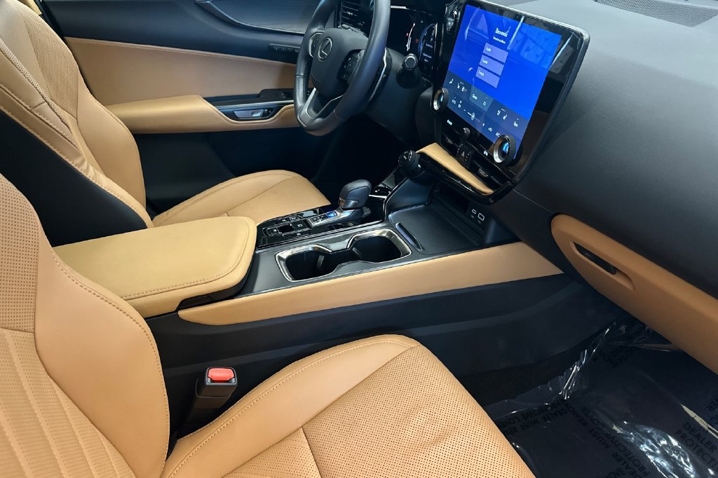 Certified 2025 Lexus NX 350h AWD w/ Rear Seat Package image 16