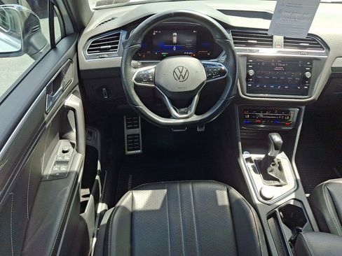 Certified 2022 Volkswagen Tiguan SE R-Line AWD/4WD image 11