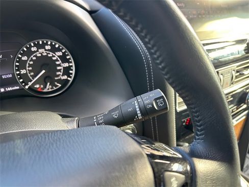 Used 2022 Nissan Armada SL w/ Captain's Chairs Package image 26