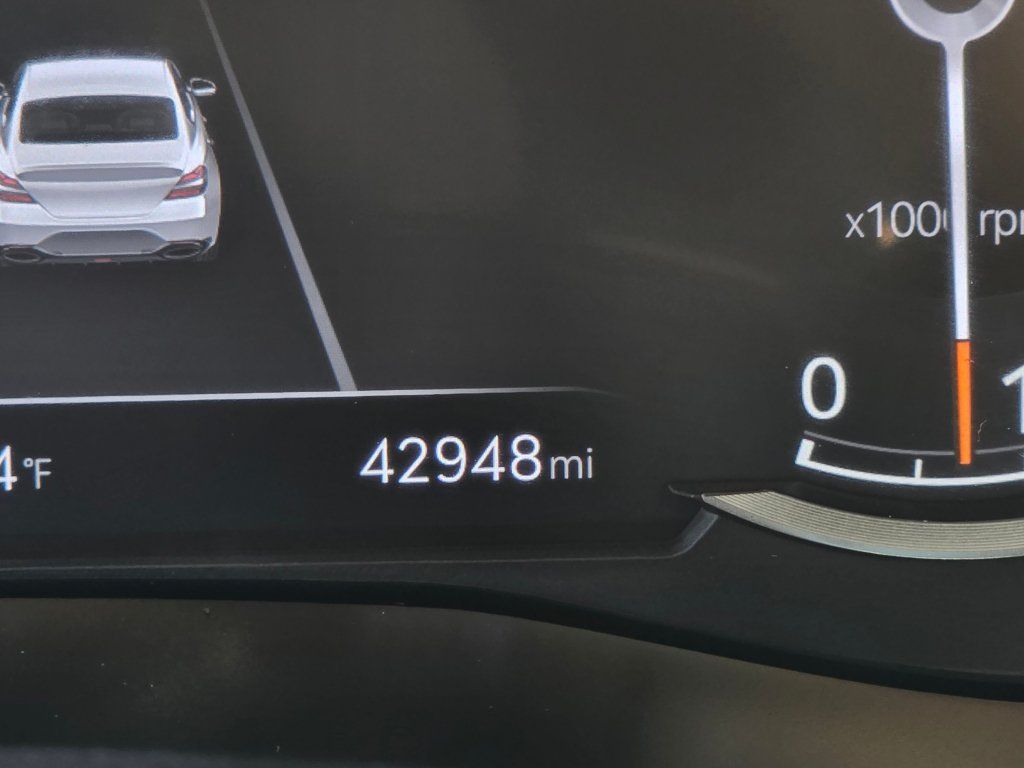 Used 2025 Genesis G70 2.5T RWD image 35