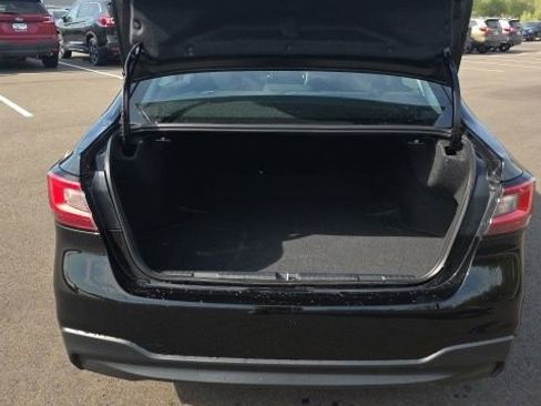 Used 2025 Subaru Legacy Premium image 6