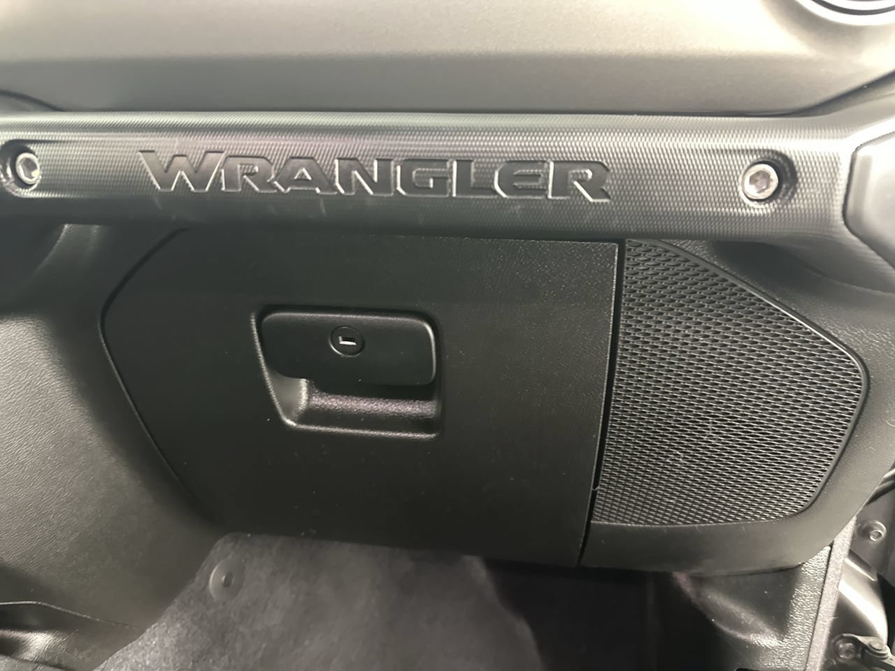Used 2023 Jeep Wrangler Sport AWD/4WD image 16
