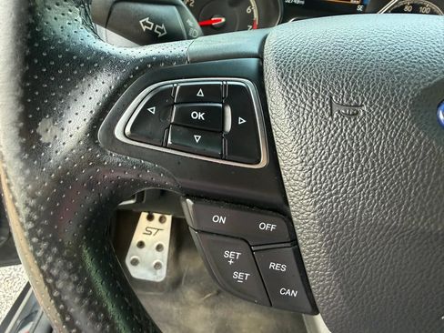 Used 2018 Ford Focus ST FWD image 37