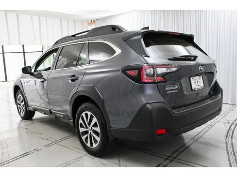 Used 2025 Subaru Outback Premium AWD/4WD image 5