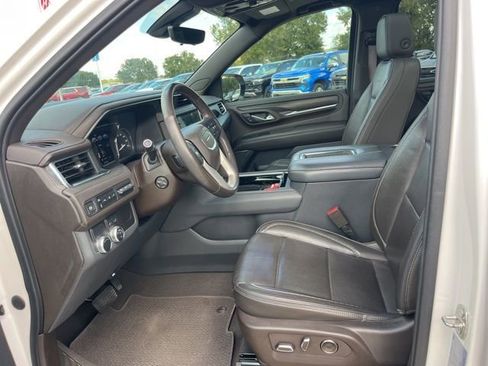 Used 2021 GMC Yukon XL Denali w/ Denali Premium Package RWD image 17