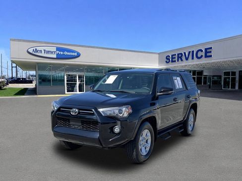 Used 2021 Toyota 4Runner SR5 Premium w/ Moonroof Package RWD image 4