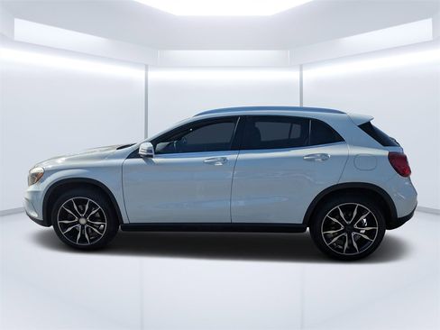 Used 2016 Mercedes-Benz GLA 250 image 6