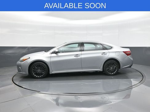 Used 2017 Toyota Avalon Touring w/ Carpet Mat Package FWD image 4