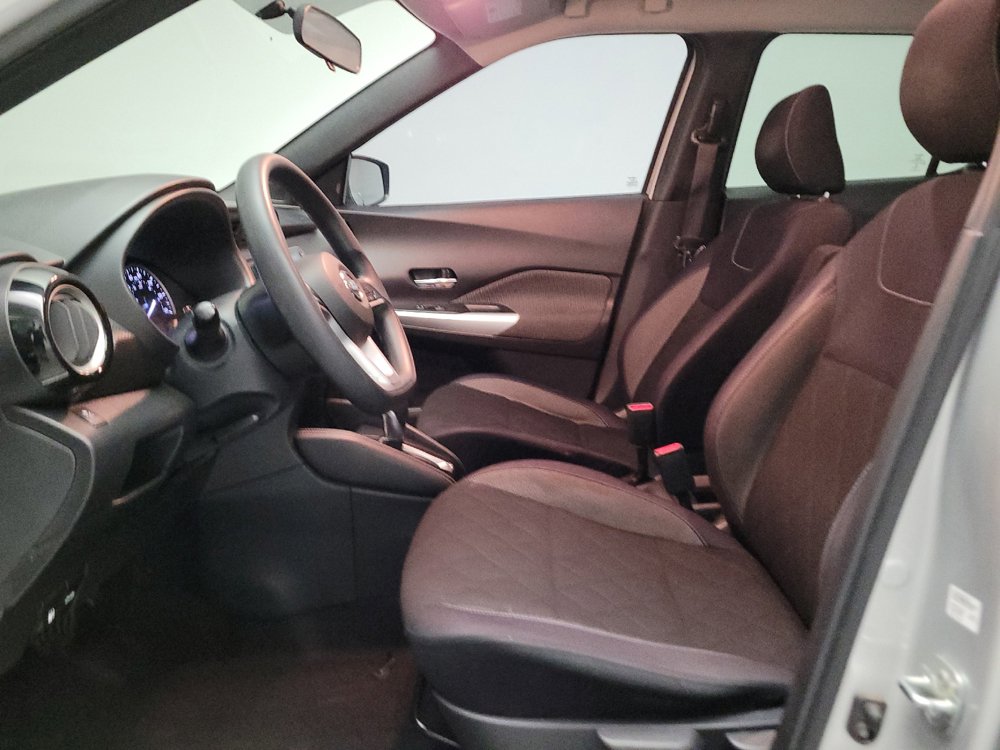 Used 2018 Nissan Kicks SV FWD image 17