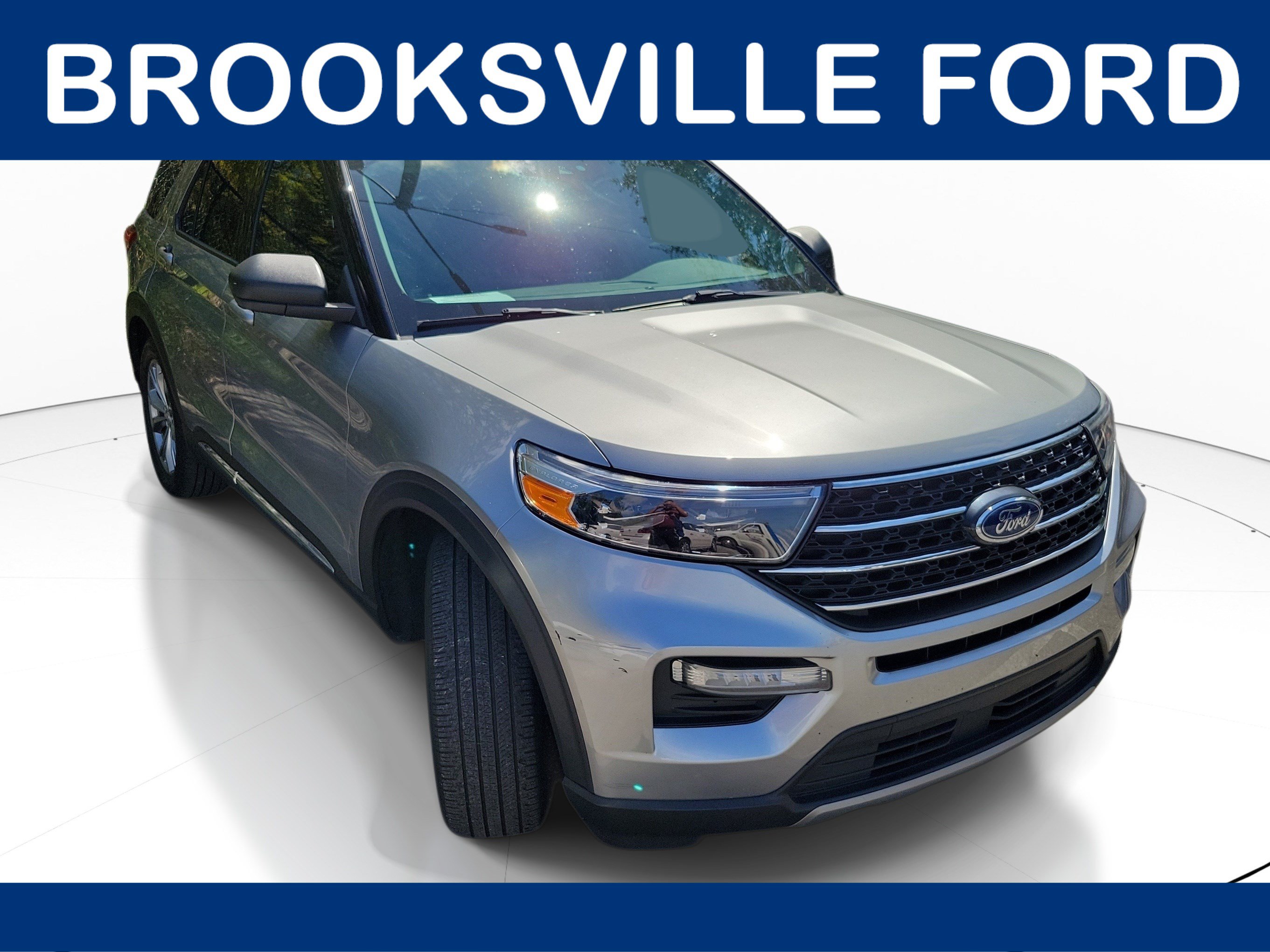 Used 2023 Ford Explorer XLT w/ Equipment Group 202A RWD image 1