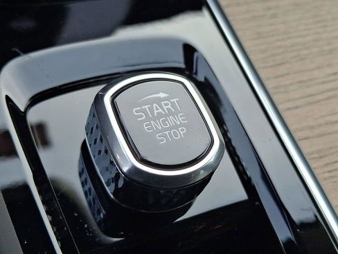 New 2026 Volvo XC60 B5 Ultra w/ Protection Package Premier image 15