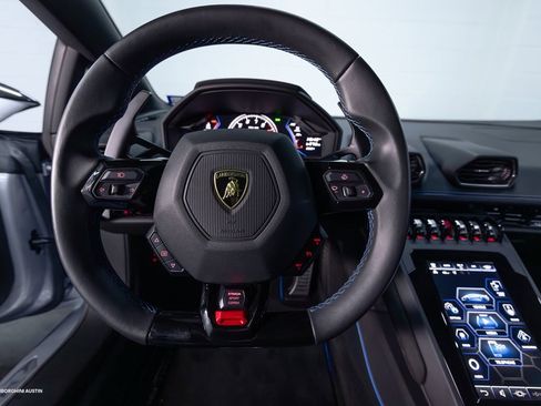 Used 2021 Lamborghini Huracan EVO image 26