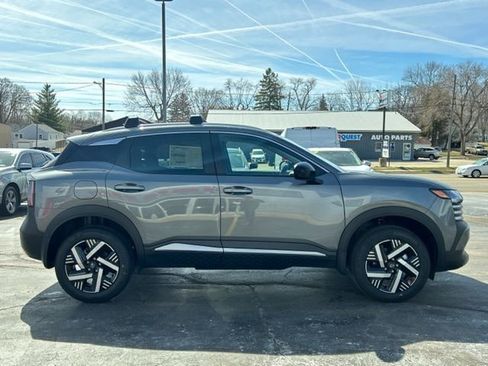 New 2026 Nissan Kicks SV AWD/4WD image 9