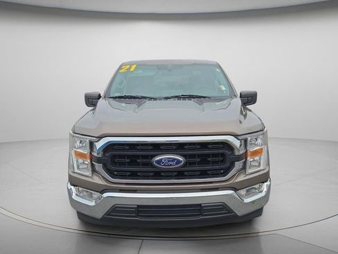 Used 2021 Ford F150 XLT w/ Trailer Tow Package RWD image 4
