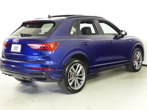 Used 2022 Audi Q3 2.0T Premium w/ Black Optic Sport Package image 7