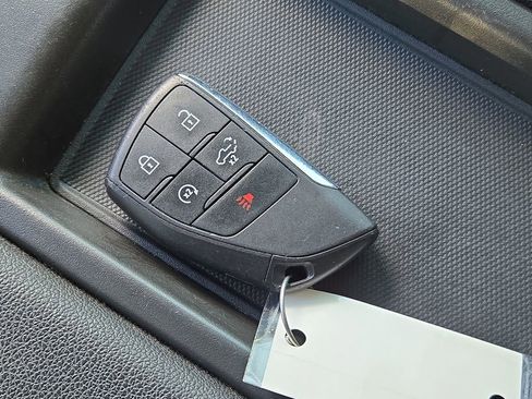 Used 2024 GMC Sierra 1500 SLT image 33