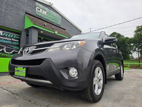 Used 2013 Toyota RAV4 XLE FWD image 2