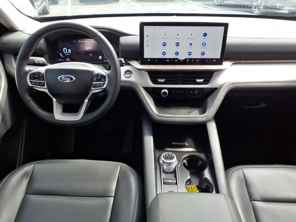 Used 2025 Ford Explorer Active w/ Active Comfort Package AWD/4WD image 17