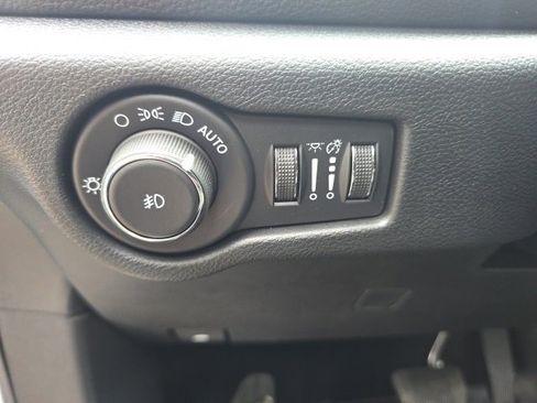 New 2026 Chrysler Pacifica Limited w/ S Appearance Package image 17