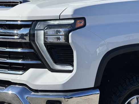 Used 2024 Chevrolet Silverado 2500 LTZ image 6
