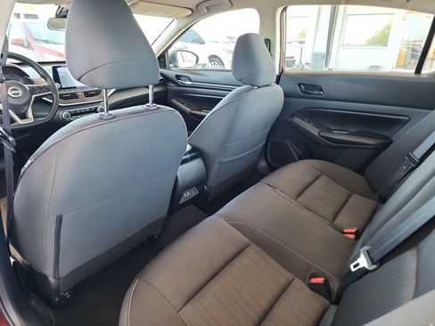 Used 2025 Nissan Altima 2.5 SV FWD image 36