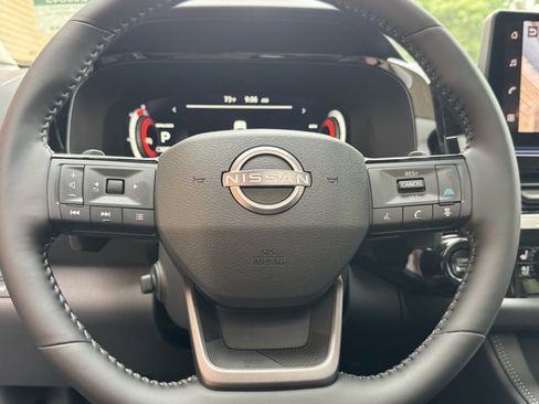 New 2026 Nissan Pathfinder Platinum AWD/4WD image 12