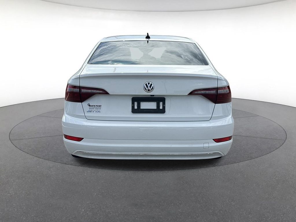 Used 2021 Volkswagen Jetta SE FWD image 4
