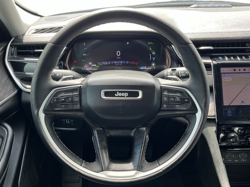 Used 2023 Jeep Grand Cherokee 4WD 4xe image 21