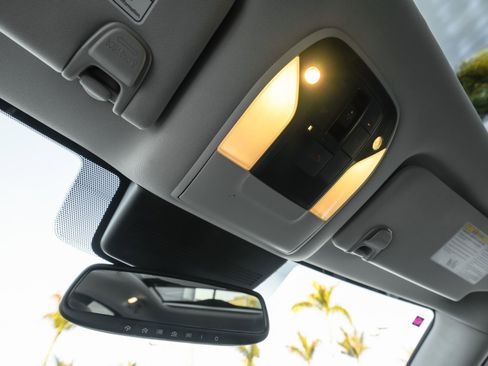 Used 2019 INFINITI QX50 Luxe w/ Navigation Package image 19