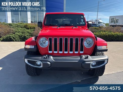 Used 2022 Jeep Wrangler Unlimited Sahara w/ Cold Weather Group AWD/4WD image 3