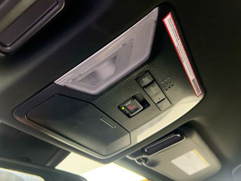 Used 2022 Toyota RAV4 SE image 22