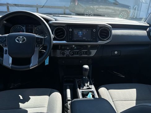 Used 2016 Toyota Tacoma SR5 w/ SR5 Appearance Package (SN) AWD/4WD image 10