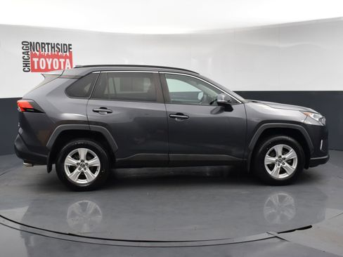 Used 2021 Toyota RAV4 XLE AWD/4WD image 5