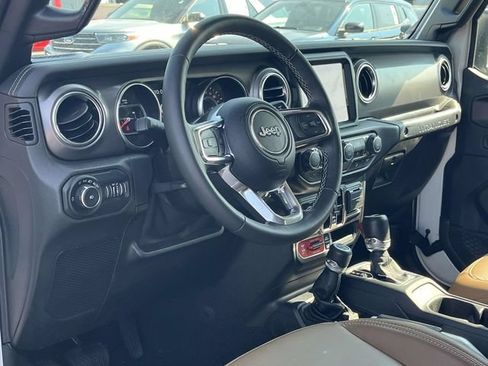Used 2021 Jeep Wrangler Unlimited Rubicon AWD/4WD image 12